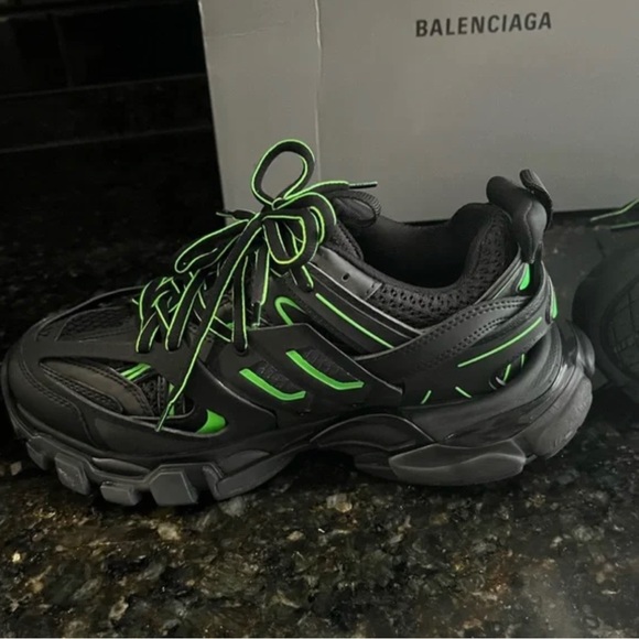 Balenciags track - Picture 3 of 6